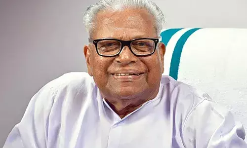 മുതിർന്ന സപിഎം നേതാവ് വിഎസ് അച്യുതാനന്ദന് ഹൃദയാഘാതം; ആശുപത്രിയിൽ പ്രവേശിപ്പിച്ചു; ആരോഗ്യനില തൃപ്തികരമെന്ന് റിപ്പോർട്ടുകൾ