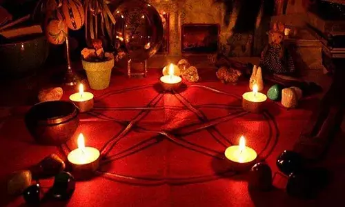 അനാചാരങ്ങള്‍ തുടരുമ്പോള്‍ നിയമനിര്‍മാണം വേണ്ടെന്ന് വച്ചാല്‍ എങ്ങനെ ശരിയാകും? ജസ്റ്റിസ് കെ ടി തോമസ് കമ്മീഷന്‍ നിര്‍ദ്ദേശിച്ചിട്ടും മന്ത്രവാദ, ആഭിചാര നിരോധന നിയമ നിര്‍മ്മാണത്തില്‍ നിന്ന് സര്‍ക്കാര്‍ പിന്നോക്കം പോകുന്നതില്‍ ഹൈക്കോടതിക്ക് അതൃപ്തി; വിശദീകരണം തേടി