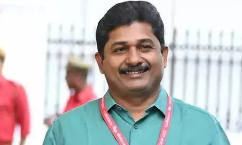 ആക്ഷേപവും പരിഹാസവും നുണയും ചേര്‍ത്ത് എല്‍ഡിഎഫ് പരാജയം സംഘപരിവാറും ജമാഅത്തെ ഇസ്ലാമിയും ആഘോഷിക്കുന്നു; സകല നിറത്തിലുമുള്ള വര്‍ഗ്ഗീയ ഭീകരവാദികള്‍ ആക്രമിക്കുന്നുവെങ്കില്‍ അതിനേക്കാള്‍ വലിയ ആഹ്ലാദവും അഭിമാനവും വേറെയില്ലെന്ന് എം സ്വരാജിന്റെ പോസ്റ്റ്