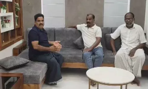 ചായക്കടയില്‍ നടന്ന രാഷ്ട്രീയ തര്‍ക്കത്തിനിടെ സ്വരാജ് ജയിക്കുമെന്ന് ബെറ്റ് വച്ചു; ഷൗക്കത്ത് ജയിച്ചതോടെ വാക്കുപാലിച്ചു; മുസ്ലിം ലീഗില്‍ ചേര്‍ന്ന് സിപിഐ നേതാവ്