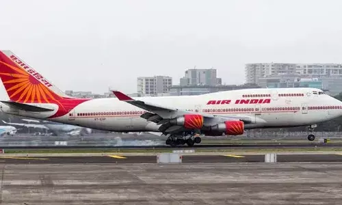 എയര്‍ ഇന്ത്യ വിമാനത്തില്‍ ക്രൂ അംഗങ്ങള്‍ ഉള്‍പ്പെടെ 11 പേര്‍ക്ക് ദേഹാസ്വാസ്ഥ്യം; ഭക്ഷ്യവിഷബാധയെന്ന് സംശയം