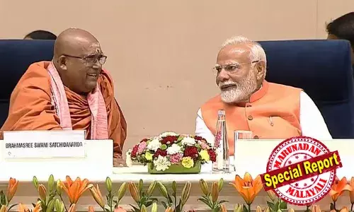 ഇങ്ങനെ ഒരു പ്രധാനമന്ത്രി നമ്മുടെ ഭാരതത്തില്‍ ഉണ്ടായിട്ടില്ല;  മതഭേദങ്ങള്‍ക്കപ്പുറത്ത് നിന്ന് രാജ്യത്തെ കാണുന്നയാള്‍; മോദിയെ കാണുന്നത് മഹാത്മഗാന്ധിയുടെ പ്രതീകമായിട്ട്;  മോദിയെ പുകഴ്ത്തി ശിവഗിരി മഠാധിപതി സ്വാമി സച്ചിദാനന്ദ