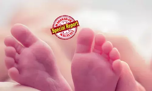 കൊച്ചിയില്‍ അസം സ്വദേശിനിയുടെ ഇരട്ടക്കുട്ടികള്‍ മരിച്ചു; മാസം തികയാതെയുള്ള പ്രസവം വീട്ടില്‍ വച്ച്; പ്രസവമെടുത്തതും ഇതര സംസ്ഥാന തൊഴിലാളികള്‍; കേസെടുത്ത് അന്വേഷണം തുടങ്ങി അമ്പലമേട് പൊലീസ്