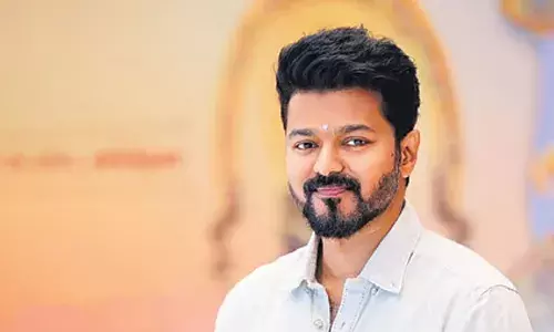 വിജയ്യുടെ ജന്മദിനാഘോഷം; ബാനര്‍ വീണ് വയോധികന് പരിക്ക്: അനുമതിയില്ലാതെ ബാനര്‍ സ്ഥാപിച്ച പ്രവര്‍ത്തകര്‍ക്കെതിരെ കേസ്