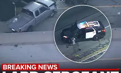 വാഹനമോടിക്കുന്നവരെ സഹായിക്കുന്നതിനിടെ അപകടം; സര്ജന്റിനു ദാരുണന്ത്യം വാഹനമോടിക്കുന്നവരെ സഹായിക്കുന്നതിനിടെ അപകടം; സര്ജന്റിനു ദാരുണന്ത്യം