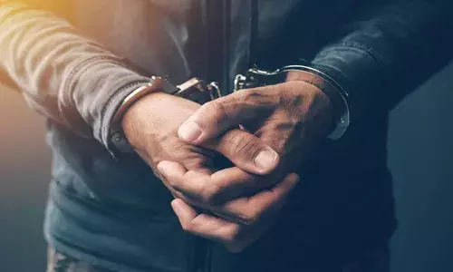 കുമളിയില്‍ അഞ്ച് കിലോ കഞ്ചാവുമായി ഒരാള്‍ പിടിയില്‍; പിടികൂടിയത് തമിഴ്നാട്ടില്‍നിന്ന് കേരളത്തിലേക്ക് കടത്താന്‍ ശ്രമിച്ച കഞ്ചാവ്