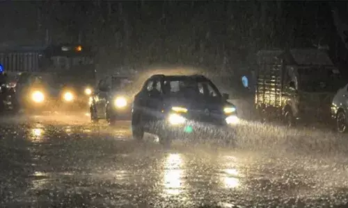 സംസ്ഥാനത്ത് അഞ്ച് ദിവസം അതിതീവ്ര മഴയ്ക്കു സാധ്യത;  ഇന്നും നാളെയും മണിക്കൂറില്‍  50 മുതല്‍ 60 കിലോമീറ്റര്‍ വരെ വേഗത്തില്‍ കാറ്റ് വീശും; അഞ്ച് ജില്ലകളില്‍ ഇന്ന് ഓറഞ്ച് അലേര്‍ട്ട്: ഒമ്പത് ജില്ലകളില്‍ യെല്ലോ അലേര്‍ട്ട്