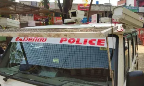 നൈറ്റ് ഡ്യൂട്ടിക്കിടെ ഉറക്കം; പെരുമ്പാവൂര്‍ സ്റ്റേഷനിലെ വനിതാ പോലീസ് ഉള്‍പ്പെടെ മൂന്ന് പേര്‍ക്ക് സസ്പെന്‍ഷന്‍