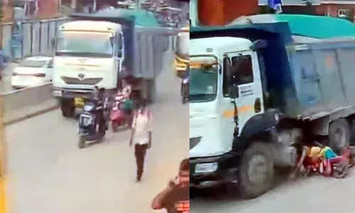 അമ്മയോടൊപ്പം സ്‌കൂട്ടറിൽ സ്‌കൂളിലേക്ക് പോകവേ ജീവനെടുത്ത് അപകടം; ടിപ്പർ ലോറിയുടെ ടയർ ശരീരത്തിലൂടെ കയറിയിറങ്ങി ഒന്നാം ക്ലാസുകാരന് ദാരുണാന്ത്യം; നടുക്കുന്ന ദൃശ്യങ്ങൾ പുറത്ത്