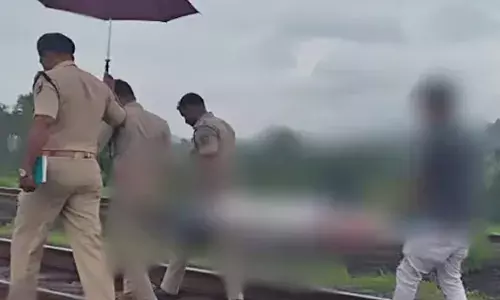 ട്രാക്കിലൂടെ നടന്നവർ ആ കാഴ്ച കണ്ട് ഒരു നിമിഷം പതറി; പിന്നാലെ സ്ഥലത്ത് പോലീസ് അടക്കം ഇരച്ചെത്തി; ഒറ്റപ്പാലത്ത് അജ്ഞാത മൃതദേഹം കണ്ടെത്തി; അന്വേഷണം ആരംഭിച്ചു