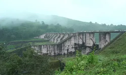 മുല്ലപ്പെരിയാര്‍ അണക്കെട്ടിന്റെ ജലനിരപ്പ് റൂള്‍കര്‍വ് പരിധിയായ 136 അടിയില്‍ എത്തി; ഇന്ന് ഡാം തുറക്കാന്‍ സാധ്യത; മൂവായിരത്തിലധികം പേരെ മാറ്റിപ്പാര്‍പ്പിക്കുന്നു; കനത്ത ജാഗ്രത