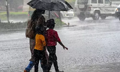 സംസ്ഥാനത്ത് വിവിധ ജില്ലകളില്‍ അടുത്തദിവസങ്ങളിലും ശക്തമായ മഴ തുടരും; ഇന്ന് അഞ്ച് ജില്ലകളില്‍ ഓറഞ്ച് അലേര്‍ട്ട്; മഴക്കൊപ്പം കാറ്റിനും സാധ്യത; ജാഗ്രതാ നിര്‍ദ്ദേശം