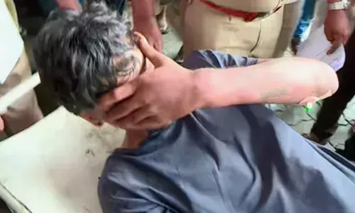 ലഹരി പാർട്ടി നടക്കുന്നുവെന്ന് രഹസ്യ സന്ദേശം; പോലീസ് ഇരച്ചെത്തിയപ്പോൾ ആക്രമണം; നാല് പേർക്ക് പരിക്ക്; വാഹനങ്ങൾ അടിച്ചുതകർത്തു; വൻ നാശനഷ്ടം