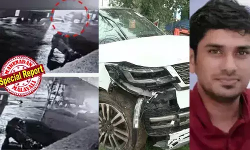 കണ്ടെയ്‌നര്‍ ട്രക്കില്‍ നിന്നും റേഞ്ച് റോവര്‍ ഇറക്കുന്നതിനിടെ നിയന്ത്രണം വിട്ട് അപകടം; തെളിവായി കാര്‍ ഷോറൂം ജീവനക്കാരനായ റോഷനെ ഇടിച്ചുതെറിപ്പിക്കുന്ന സിസിടിവി ദൃശ്യങ്ങള്‍; അപകടം മാനുഷിക പിഴവെന്ന് മോട്ടോര്‍ വാഹന വകുപ്പ് വ്യക്തമാക്കിയിട്ടും ഒത്തുകളിച്ച് പൊലീസ്; അന്വേഷണത്തിന്റെ ഒരു വിവരം അറിയിച്ചിട്ടില്ല; പ്രതിയെ സംരക്ഷിക്കാന്‍ ശ്രമിക്കുന്നുവെന്ന് റോഷന്റെ കുടുംബം