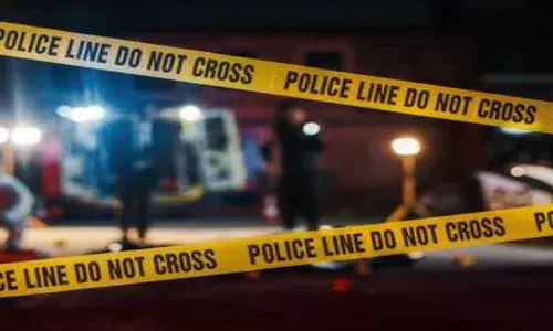 മഴയത്ത് കളിക്കുന്നതിനെ ചൊല്ലി തര്‍ക്കം; പത്തു വയസ്സുകാരനെ പിതാവ് കുത്തിക്കൊലപ്പെടുത്തി: ക്രൂര കൊലപാതകം നടന്നത് കുട്ടി മഴയത്ത് കുളിക്കാന്‍ നിര്‍ബന്ധം പിടിച്ചതോടെ