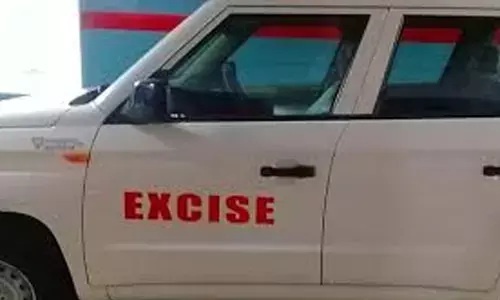 എക്സൈസിനെ കണ്ടതും പരുങ്ങൽ; പരിശോധനയിൽ കുടുങ്ങി; 21.2 കിലോ കഞ്ചാവുമായി രണ്ട് അന്യ സംസ്ഥാന തൊഴിലാളികൾ പിടിയിൽ