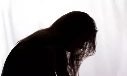 വീട്ടില്‍ കളിച്ചു കൊണ്ടിരിക്കെ എട്ടു വയസ്സുകാരിയെ കാണാതായി; കണ്ടെത്തിയത് എസ്‌ഐയുടെ വീട്ടില്‍ ബോധരഹിതയായി കിടക്കുന്ന നിലയില്‍: അന്വേഷണം