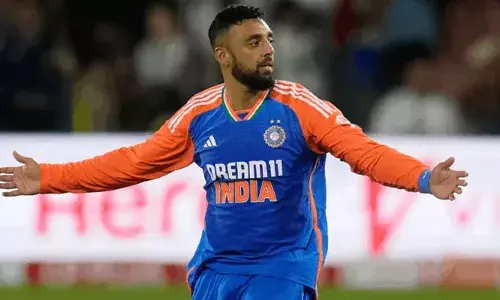 ഗിറ്റാറിസ്റ്റായും ആര്‍ക്കിടെക്റ്റായും ജോലി നോക്കി;  സംവിധാന സഹായിയായി; 600 രൂപയ്ക്ക് സിനിമയില്‍ ജൂനിയര്‍ ആര്‍ട്ടിസ്റ്റുമായി; അന്ന് സ്‌കൂട്ടറില്‍ ചെന്നൈ ടീമിന്റെ ബസ്സിനെ പിന്തുടര്‍ന്നത് വഴിത്തിരിവായി;  ഇന്ന് 12 കോടി പ്രതിഫലം പറ്റുന്ന കെകെആറിലെ മിന്നും താരം; പിന്നിട്ട വഴികളെക്കുറിച്ച് തുറന്നു പറഞ്ഞ് വരുണ്‍ ചക്രവര്‍ത്തി