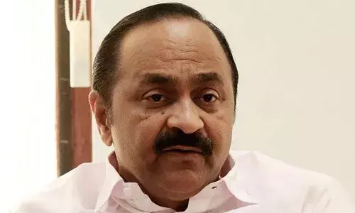 ഇടതുപക്ഷ സഹയാത്രികന് പോലും നിവൃത്തികേട് തുറന്നു പറയേണ്ടി വരുന്നു; സത്യം പറഞ്ഞ ഡോക്ടറെ വിരട്ടാനാണ് മുഖ്യമന്ത്രിയും എം.വി ഗോവിന്ദനും ആരോഗ്യമന്ത്രിയും ശ്രമിക്കുന്നത്; ഡോ. ഹാരിസിന്റെ വെളിപ്പെടുത്തല്‍ പ്രതിപക്ഷ ആരോപണങ്ങള്‍ ശരിയാണെന്ന് വ്യക്തമാക്കുന്നതെന്ന് വി ഡി സതീശന്‍