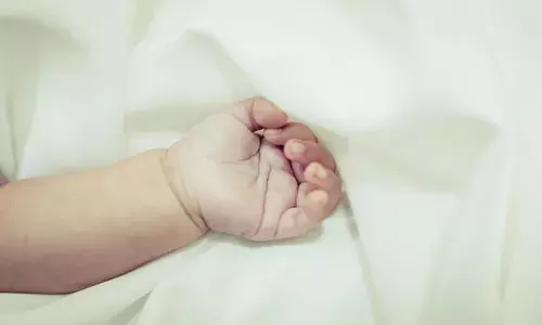 15 ദിവസം മാത്രം പ്രായമുള്ള കുഞ്ഞുമായി യുവതി ട്രെയിനില്‍; നവജാത ശിശുവിനെ സഹയാത്രികരെ ഏല്‍പ്പിച്ച ശേഷം പെറ്റമ്മ മുങ്ങി: യുവതിയെ കണ്ടെത്താന്‍ അന്വേഷണം തുടങ്ങി പോലിസ്