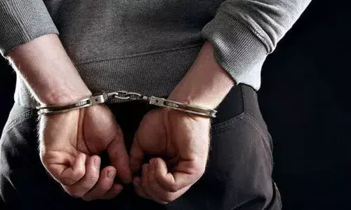 മകനെടുത്ത വായ്പയുടെ പലിശ അടവ് മുടങ്ങി; പിതാവിനെ തട്ടിക്കൊണ്ടു പോയി വിരല്‍ മുറിച്ച് കൊള്ളപ്പലിശ സംഘം: അഞ്ച് പേര്‍ അറസ്റ്റില്‍