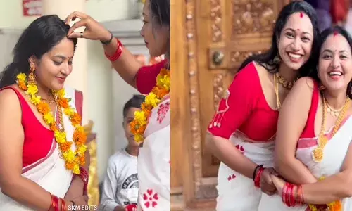 എന്റെ പൊണ്ടാട്ടി..!; അമ്പല നടയിൽ വച്ച് ബെസ്റ്റ് ഫ്രണ്ടിനെ താലി ചാർത്തി നടി പ്രാർത്ഥന; വൈറലായി ചിത്രങ്ങൾ; ഷൂട്ടിന്റെ ഭാഗമാണോ എന്ന് കമെന്റുകൾ! എന്റെ പൊണ്ടാട്ടി..!; അമ്പല നടയിൽ വച്ച് ബെസ്റ്റ് ഫ്രണ്ടിനെ താലി ചാർത്തി നടി പ്രാർത്ഥന; വൈറലായി ചിത്രങ്ങൾ; ഷൂട്ടിന്റെ ഭാഗമാണോ എന്ന് കമെന്റുകൾ!