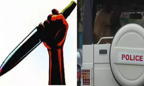 മഞ്ഞുമ്മൽ യൂണിയൻ ബാങ്കിൽ കത്തികുത്ത്; വനിതാ ജീവനക്കാരിയെ കുത്തി പരിക്കേൽപ്പിച്ച് മുൻ ജീവനക്കാരൻ; യുവതിയുടെ കൈപ്പത്തിയിലും കയ്യിലും മാരക മുറിവുകൾ; പ്രതി സ്വയം പരിക്കേൽപ്പിച്ചതായും വിവരങ്ങൾ