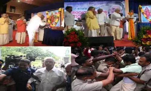 കേരള സര്‍വകലാശാല രജിസ്ട്രാറെ സസ്പെന്‍ഡ് ചെയ്ത നടപടിയില്‍ അടിയന്തര സ്റ്റേ ഇല്ല; കേസ് തിങ്കളാഴ്ച വീണ്ടും പരിഗണിക്കും