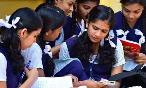 പ്ലസവണ്‍ ആദ്യ സപ്ലിമെന്റി അലോട്‌മെന്റ് പ്രസിദ്ധീകരിച്ചു; 35,947 പേര്‍ സീറ്റിന് അര്‍ഹരായി; ഇന്ന് മുതല്‍ ചൊവ്വാഴ്ച വരെ സ്‌കൂളില്‍ ചേരാം; സ്‌കൂള്‍ മാറ്റം രണ്ടാം അലോട്‌മെന്റിന് ശേഷം