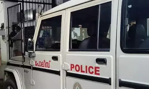 യൂണിഫോം ധരിച്ചില്ല; എട്ടാം ക്ലാസുകാരന് ക്രൂര മർദ്ദനം; വിദ്യാർത്ഥിക്ക് ഗുരുതര പരിക്ക്; മർദ്ദിച്ചത് പത്താം ക്ലാസുകാരായ ആറ് പേർ; പിതാവിൻ്റെ പരാതിയിൽ കേസെടുത്ത് പോലീസ്