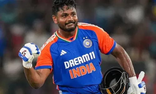 മൂന്നു ലക്ഷം രൂപയ്ക്ക് തുടങ്ങിയ ലേലംവിളി; തൃശൂര്‍ ടൈറ്റന്‍സും ട്രിവാന്‍ഡ്രം റോയല്‍സും മത്സരിച്ചതോടെ അതിവേഗം; ഒടുവില്‍ 26.80 ലക്ഷമെന്ന റെക്കോര്‍ഡ് തുകയ്ക്ക് സഞ്ജു സാംസണ്‍ കൊച്ചി ബ്ലൂ ടൈഗേഴ്‌സില്‍; വിഷ്ണു വിനോദിന് 12.80 ലക്ഷം, ജലജിന് 12.40 ലക്ഷം; കേരള ക്രിക്കറ്റ് ലീഗ് താരലേലം പുരോഗമിക്കുന്നു