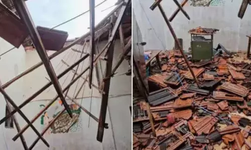 ചോർച്ചയുള്ള ഭാഗത്ത് അറ്റകുറ്റപ്പണി നടത്തുന്നതിനിടെ അപകടം; സ്‌കൂൾ മേൽക്കൂര തകർന്നു വീണ് തൊഴിലാളിക്ക് പരിക്ക്; സംഭവം തൃത്താലയിൽ