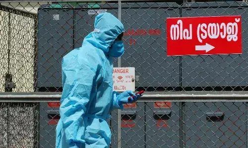 നിപ സ്ഥിരീകരിച്ച യുവതിയെ കോഴിക്കോട് മെഡിക്കല്‍ കോളജിലേക്ക് മാറ്റി; നില അതീവ ഗുരുതരം; വെന്റിലേറ്ററില്‍; യുവതിയുടെ സമ്പര്‍ക്ക പട്ടികയില്‍ 99 പേര്‍