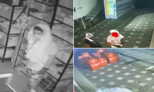 സിസിടിവി യിൽ കണ്ടത് മുഖം മറച്ചെത്തിയ കള്ളന്മാരെ; മേശകൾ കുത്തിപ്പൊളിച്ച് മോഷണം; ഒടുവിൽ രാവിലെ കട തുറന്ന വ്യാപാരികൾക്ക് ഞെട്ടൽ; പോലീസ് അന്വേഷണം ഊർജിതം