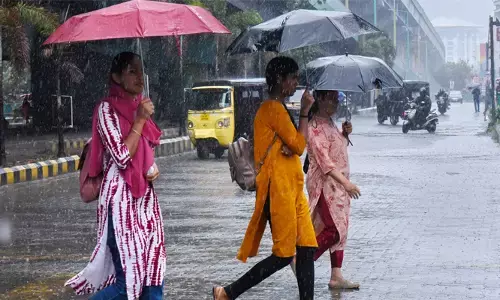 ദേ..വീണ്ടും; കേരളത്തിൽ 5 ദിവസം വീണ്ടും മഴയ്ക്ക് സാധ്യത; 3 ജില്ലകളിൽ യെല്ലോ അലർട്ട്; ജാഗ്രത മുന്നറിയിപ്പ് നൽകി അധികൃതർ