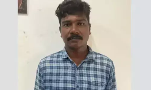 ബസ് തടഞ്ഞു നിര്‍ത്തി വാള്‍ വീശി; പരിഭ്രാന്തിയിൽ യാത്രക്കാർ; കൊല്ലുമെന്ന് ഭീഷണിപ്പെടുത്തലും; പ്രതിയെ പൊക്കി പോലീസ്