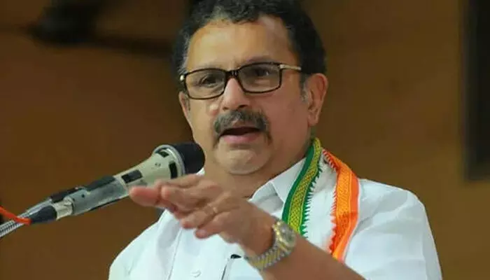 വീണ തൊട്ടതെല്ലാം കുളമാക്കി; വാര്ത്ത വായിച്ച ചാനലിന്റെ പൊടിപോലുമില്ല; രാഷ്ട്രീയത്തില് വന്നപ്പോള് ആ പാര്ട്ടിയുടെ കഷ്ടകാലം തുടങ്ങി: പരിഹാസവുമായി കെ മുരളീധരന് വീണ തൊട്ടതെല്ലാം കുളമാക്കി; വാര്ത്ത വായിച്ച ചാനലിന്റെ പൊടിപോലുമില്ല; രാഷ്ട്രീയത്തില് വന്നപ്പോള് ആ പാര്ട്ടിയുടെ കഷ്ടകാലം തുടങ്ങി: പരിഹാസവുമായി കെ മുരളീധരന്