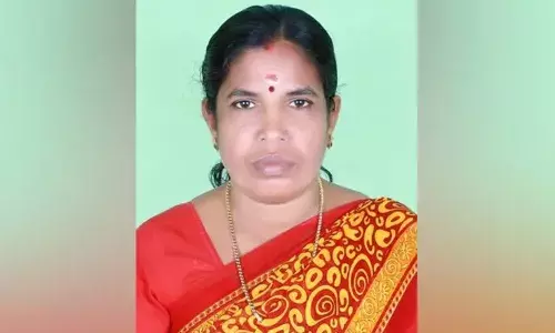 വീട്ടമ്മയെ വീടിന് സമീപം വീണു കിടക്കുന്ന നിലയില്‍ കണ്ടെത്തി; ആശുപത്രിയിലെത്തിച്ചെങ്കിലും രക്ഷിക്കാനായില്ല