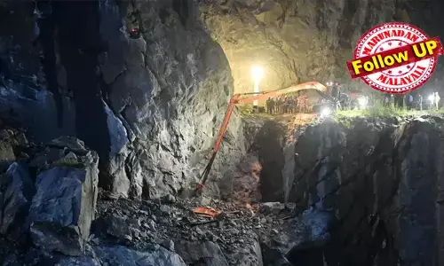 കോന്നി പാറമട അപകടം: രണ്ടാമത്തെയാളുടെ മൃതദേഹം കണ്ടെത്തി; ഹിറ്റാച്ചി ഓപ്പറേറ്റര്‍ അജയ് റായിയുടെ മൃതദേഹം ക്യാബിനുള്ളില്‍ കുടുങ്ങിയ നിലയില്‍; വീണ്ടെടുത്തത്  അഗ്നിരക്ഷാസേനയുടെ സാഹസിക ദൗത്യത്തില്‍; രക്ഷാപ്രവര്‍ത്തനം വിജയം കണ്ടത് ലോങ് ബൂം എക്‌സ്‌കവേറ്റര്‍ എത്തിച്ചതോടെ