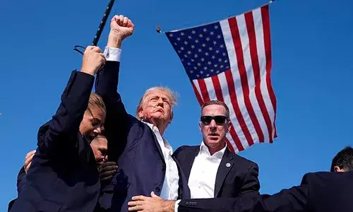 ട്രംപിന് നേരേ ക്രൂക്സ് വെടിയുതിര്‍ത്തത് എട്ടുതവണ; പ്രസിഡന്റ് സ്ഥാനാര്‍ഥിയുടെ യോഗത്തിന് മുമ്പ് തന്നെ അപകട സൂചന കിട്ടിയിട്ടും ഗൗനിച്ചില്ല; ഏകോപനത്തിലും പരാജയം; ട്രംപിനെതിരെ ഉണ്ടായ വധശ്രമത്തില്‍ ആറ് സീക്രട്ട് സര്‍വീസ് ഏജന്റുമാര്‍ക്ക് സസ്പെന്‍ഷന്‍