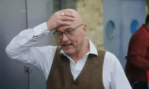 പെരുമാറ്റ ദൂഷ്യം; മുതിര്‍ന്ന ബിബിസി അവതാരകന്‍ ഗ്രെഗ് വാലസിനെ പുറത്താക്കി