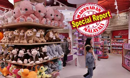 ലോകത്തെ ഏറ്റവും പഴയ കളിപ്പാട്ട കമ്പനി; എലിസബത്ത് രാജ്ഞിയുടെ ബാല്യകാലത്ത് കളിപ്പാട്ടങ്ങള്‍ വാങ്ങിയിരുന്നത് ഇവിടെ നിന്ന്; ഹാമ്ലേയ്‌സ് 29 സ്റ്റോറുകള്‍ പൂട്ടുന്നു