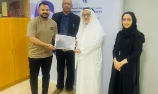 ബഹ്റൈന് കാന്സര് സൊസൈറ്റിക്ക് കാന്സര് രോഗികള്ക്ക് മുടി ദാനം നല്കി തല്വര് തസ്ലിം ബഹ്റൈന് കാന്സര് സൊസൈറ്റിക്ക് കാന്സര് രോഗികള്ക്ക് മുടി ദാനം നല്കി തല്വര് തസ്ലിം