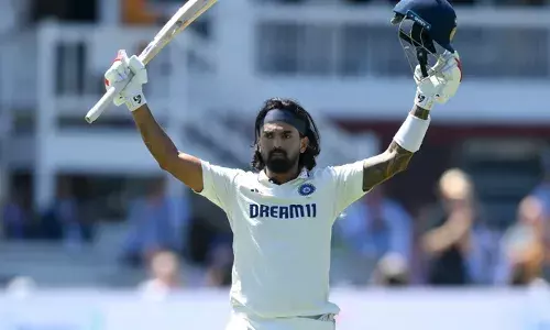 ലഞ്ചിന് തൊട്ടുമുമ്പ് റണ്ണൗട്ടായി ഋഷഭ് പന്തിന്റെ മടക്കം;   സെഞ്ചുറിക്ക് പിന്നാലെ കെ എല്‍ രാഹുലും വീണു; ലോര്‍ഡ്‌സിലെ എലൈറ്റ് പട്ടികയില്‍ ഇടംപിടിച്ച് മടക്കം;  ഇന്ത്യക്ക് അഞ്ച് വിക്കറ്റ് നഷ്ടമായി;  ഒന്നാം ഇന്നിംഗ്‌സ് ലീഡിനായി പൊരുതുന്നു