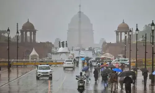 ഡല്‍ഹിയില്‍ കനത്ത മഴ; നിരവധി സ്ഥലങ്ങളില്‍ വെള്ളക്കെട്ട്