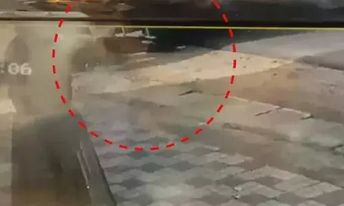 ആലപ്പുഴയിൽ സ്വകാര്യ ബസിൽ നിന്ന് വീണ് വിദ്യാർത്ഥിനിക്ക് പരിക്കേറ്റ സംഭവം; നടപടിയെടുത്ത് മോട്ടോർ വാഹന വകുപ്പ്; ഡ്രൈവറുടെയും കണ്ടക്ടറുടെയും ലൈസൻസ് സസ്പെൻഡ് ചെയ്തു