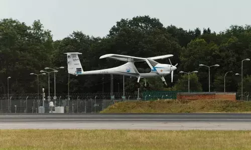 ആദ്യത്തെ ഇലക്ട്രിക് വിമാനം ഗാറ്റ്വിക്കില്‍ ലാന്‍ഡ് ചെയ്തു; വ്യോമയാന രംഗത്ത് ഇനി മാറ്റങ്ങളുടെ സമയം