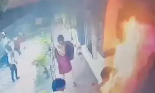 ഓഡീഷയില്‍ അധ്യാപകന്റെ ലൈംഗിക പീഡനത്തെ തുടര്‍ന്ന്  വിദ്യാര്‍ത്ഥിനി തീകൊളുത്തിയ സംഭവം; മൂന്ന് ദിവസമായി ചികിത്സയിലിരുന്ന പെണ്‍കുട്ടി മരിച്ചു