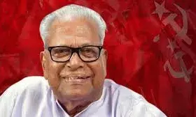 മെഡിക്കല്‍ കോളേജിലെ വിദഗ്ധര്‍ വീണ്ടും എസ് യു ടി ആശുപത്രിയില്‍ എത്തി; കുടുംബാഗങ്ങളെ ഉള്‍പ്പെടുത്തി വീണ്ടും മെഡിക്കല്‍ ബോര്‍ഡ്; അച്യുതാനന്ദന് നല്‍കി വരുന്ന ചികില്‍സ തുടരും; വിഎസ് വെന്റിലേറ്ററില്‍ തന്നെ