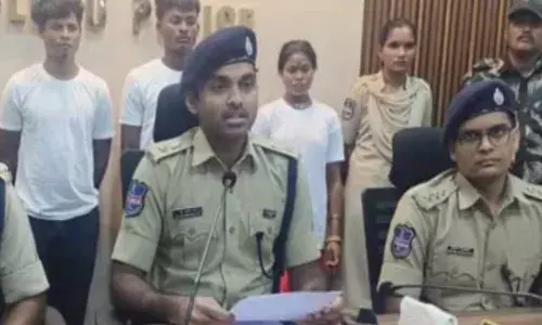 ഗ്രാമമാണ് യുദ്ധത്തെക്കാള്‍ നല്ലത്, നമ്മുടെ ഗ്രാമത്തിലേക്ക് മടങ്ങൂ; സര്‍ക്കാരിന്റെ പുനരധിവാസ പദ്ധതിയില്‍ ആകൃഷ്ടരായി; രണ്ട് കൗമാരക്കാരികളടക്കം അഞ്ച് മാവോയിസ്റ്റുകള്‍ കീഴടങ്ങി